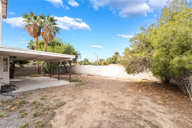 Building Photo - 8501 Shelly Rd