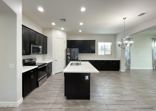Building Photo - 2902 E Ebony Dr