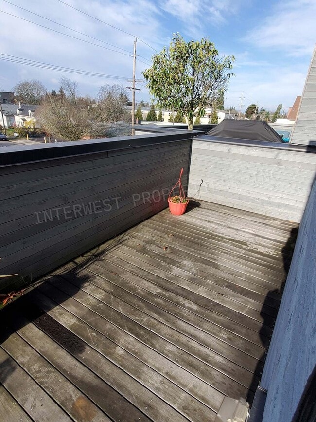 Building Photo - PERE02--*