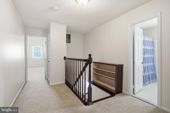 Building Photo - 9369 Tovito Dr