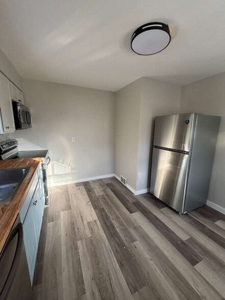 Building Photo - 1221 Graham Ave