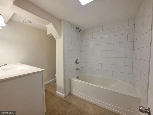 Building Photo - 1306 Woodhill Rd