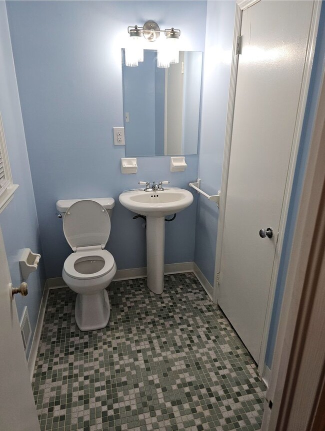 Building Photo - Morrow's Latest Renovated 3 Bedroom, 1.5 B...