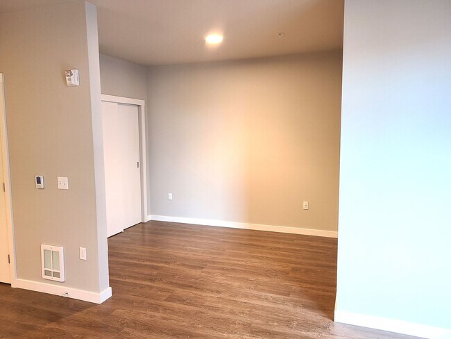 Building Photo - Mira Flats unit #324 Contemporary Open 1Bd...