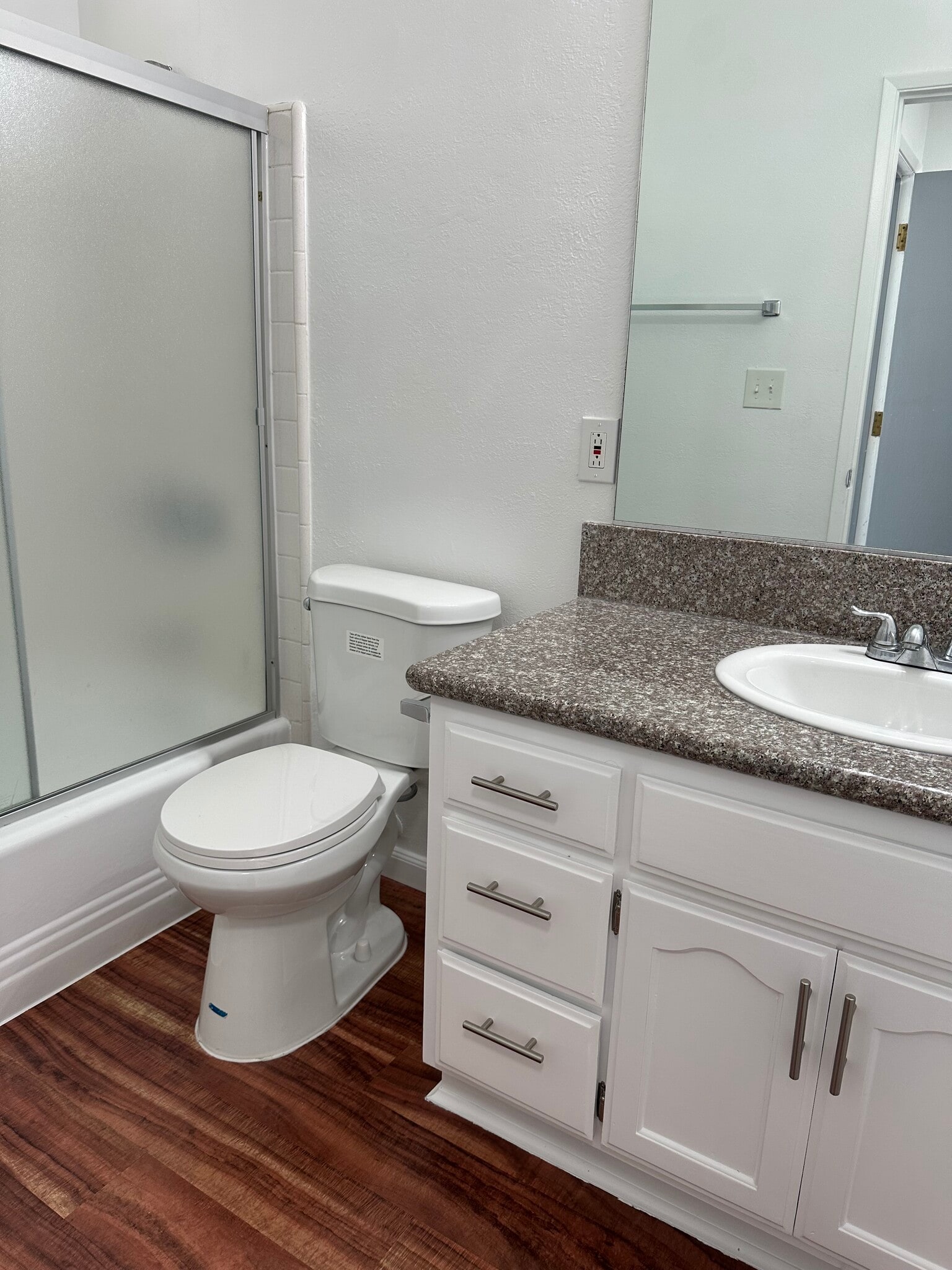 Building Photo - 1722 S Barrington Ave