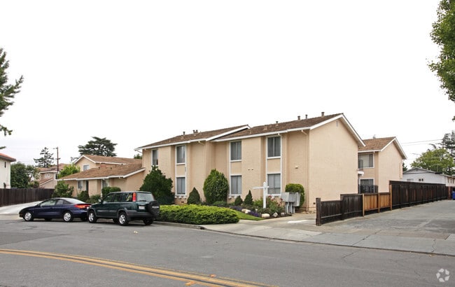 Primary Photo - 1576 Ontario Dr