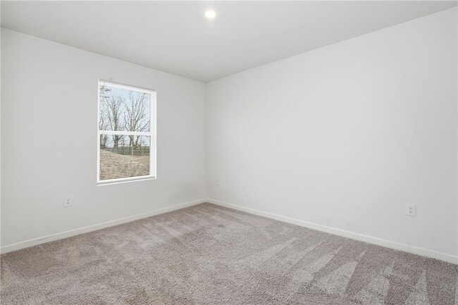 Building Photo - 564 Pemberton St