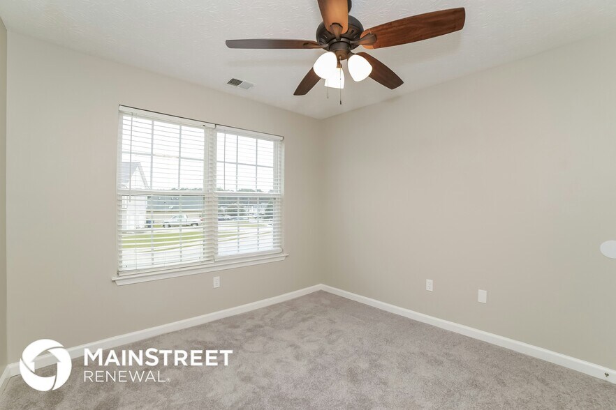 Building Photo - 164 St Ann Cir