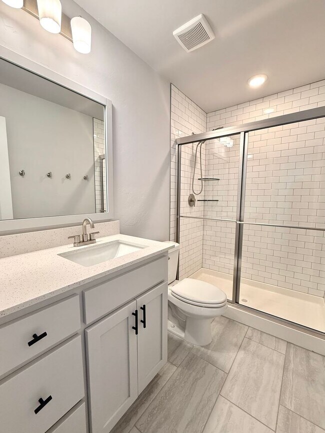 Building Photo - **Gorgeous Newer Build! 3 Bed 2 Bath**