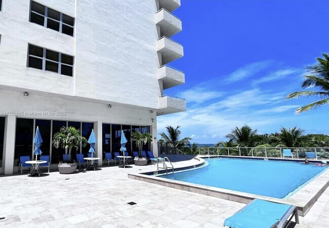 Building Photo - 9225 Collins Ave