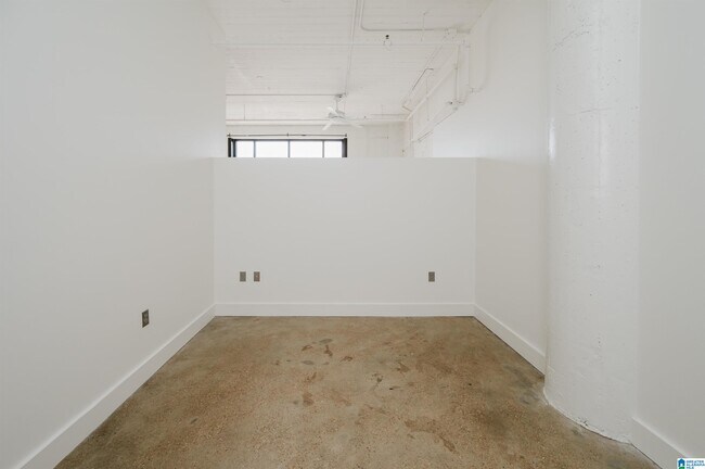Building Photo - 2201 5th Ave S