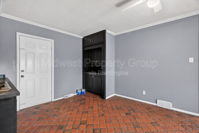 Building Photo - 153 Bascom Dr