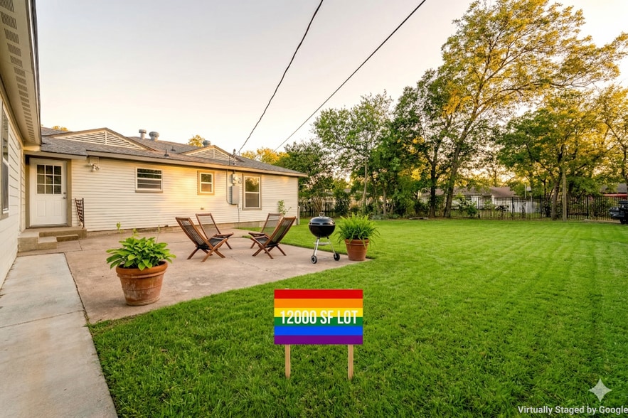 Building Photo - 1315 Whitley Dr