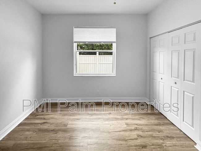 Building Photo - 10293 Allamanda Blvd