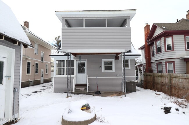 Building Photo - 442 Plymouth Ave