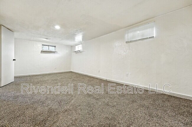 Building Photo - 3040 Worchester St