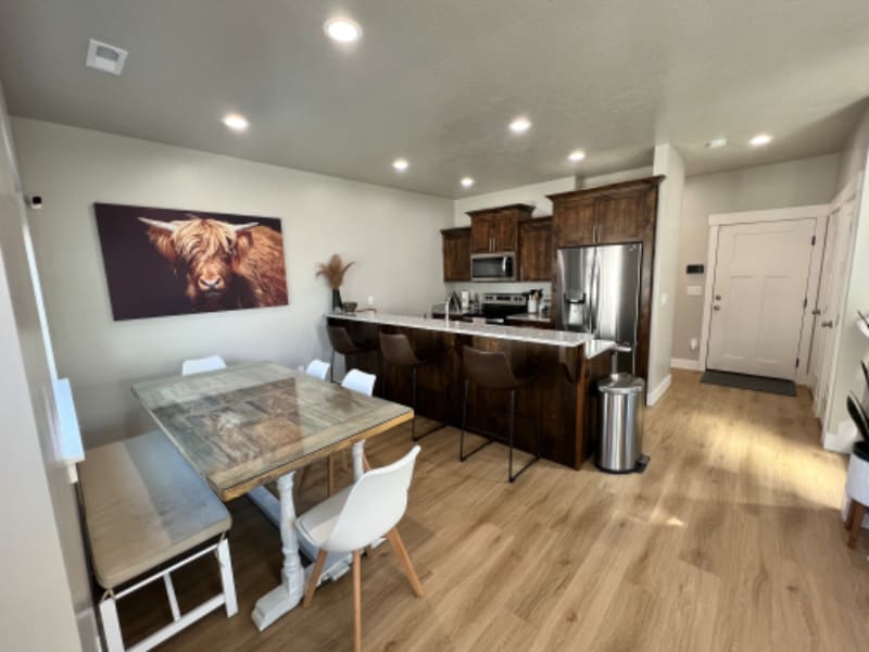 Building Photo - 465 N 30