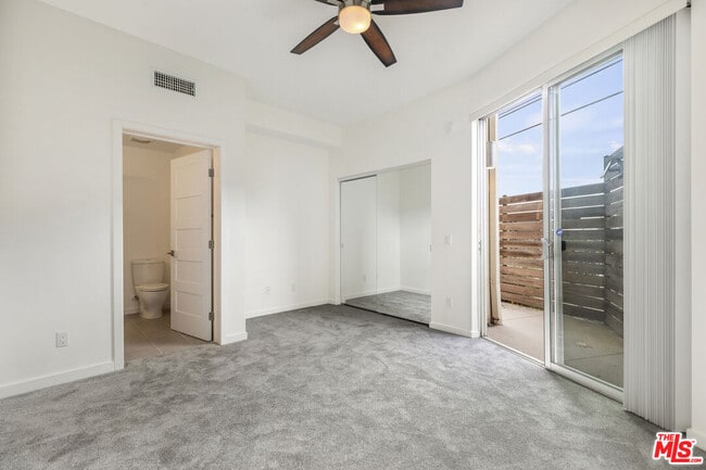 Building Photo - 1045 Manzanita St