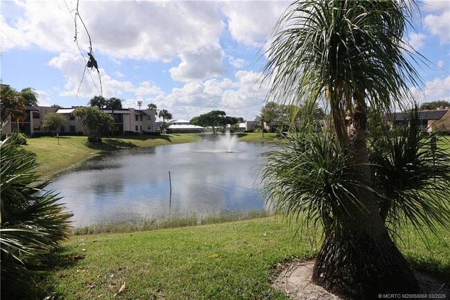 Building Photo - 2083 NE Collins Cir