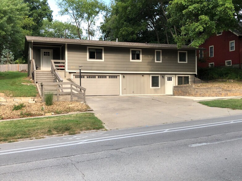 Street View - 825 N Dodge St