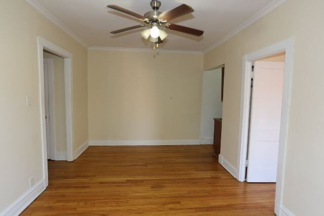 Building Photo - 956 W Cornelia Ave