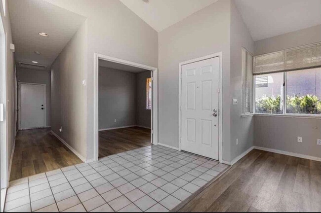 Building Photo - 1247 Arbor Ct
