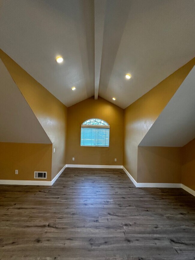 Building Photo - 6061 Navajo Rd