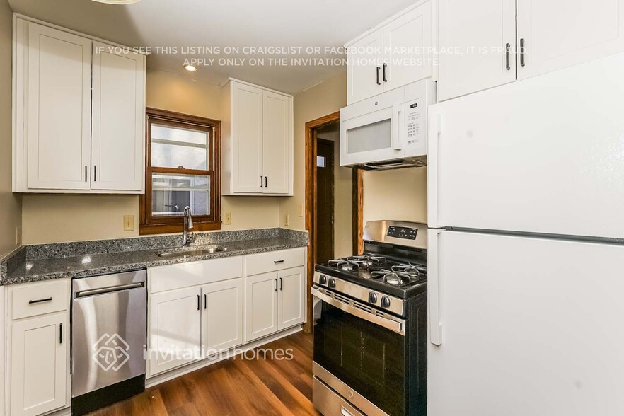 Building Photo - 5753 27th Ave S