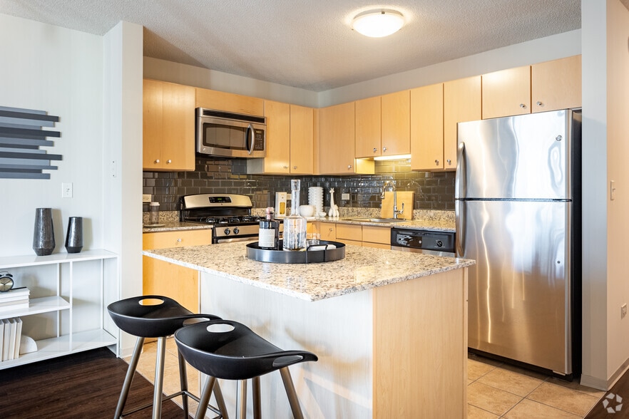 Studio, 1BA - 584SF - Kitchen - Aqua at Lakeshore East