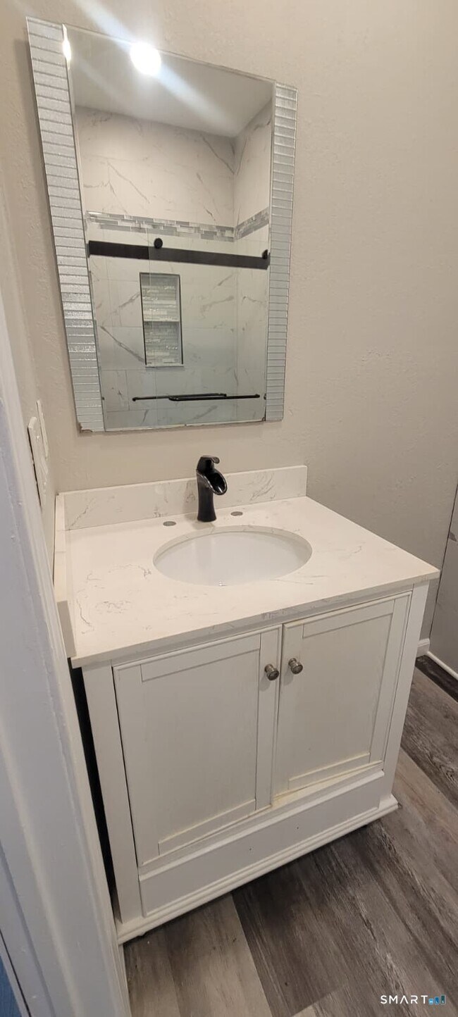 Building Photo - 211 Carriage Crossing Ln