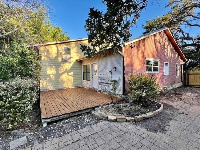 Building Photo - 15106 Mettle Dr