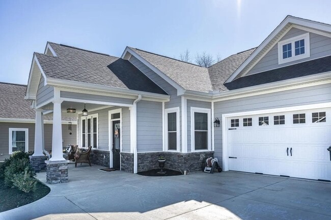 Building Photo - 515 Villa Ln