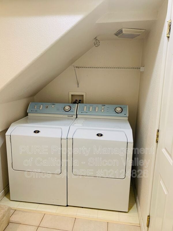 Building Photo - 886 Fire Walk