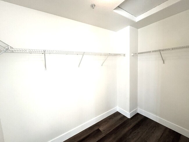 Building Photo - Beautiful 3 Bedrooms, 2.5 Baths Single Family Home with Golf Course Views For Lease