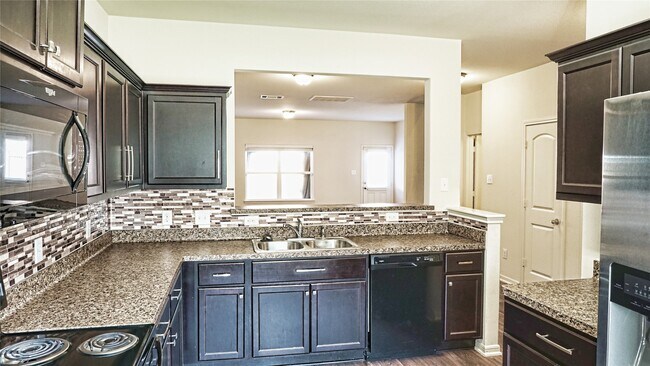 Building Photo - 10510 Pine Landing Dr