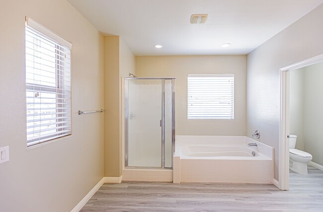 Building Photo - Beautiful Home in a Gated Community