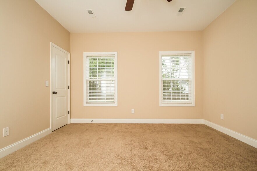Building Photo - 2213 Strickland Dr