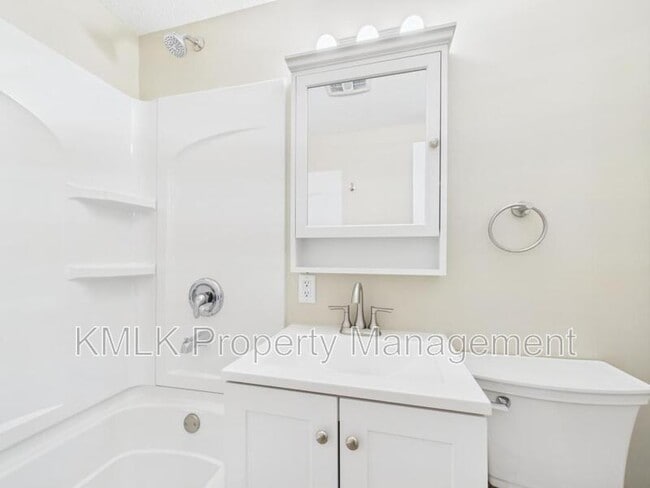 Building Photo - 9042 Maple Grove Rd