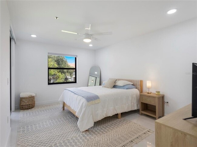 Building Photo - 5157 Floria Way