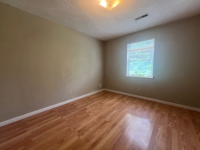 Building Photo - 722-724-724 Clinkscales Rd