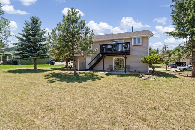 Building Photo - 3704 Meadowbrook Dr