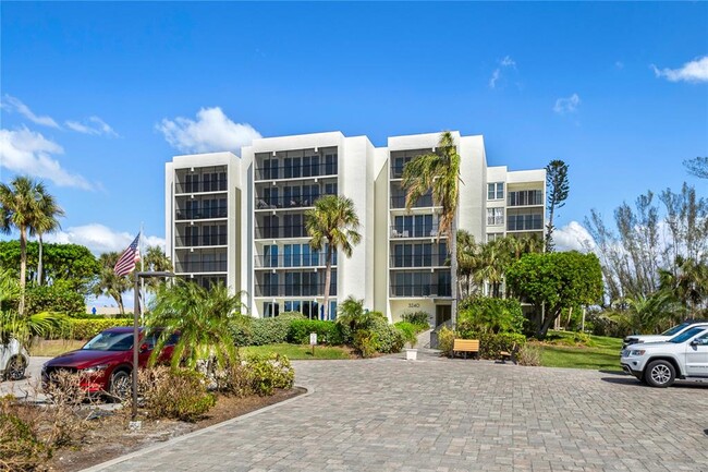 Building Photo - 3240 Gulf of Mexico Dr