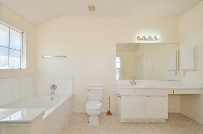 Building Photo - 15002 Turphin Way