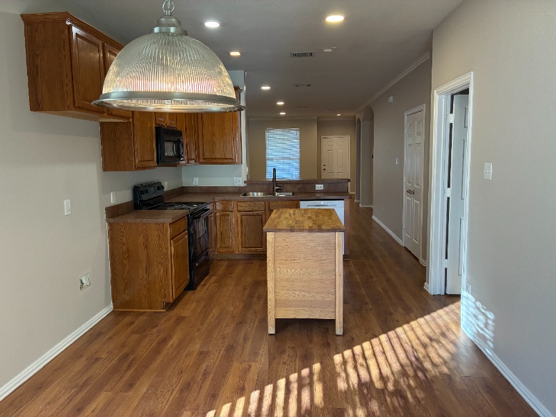 Building Photo - 1336 Kingston Pl