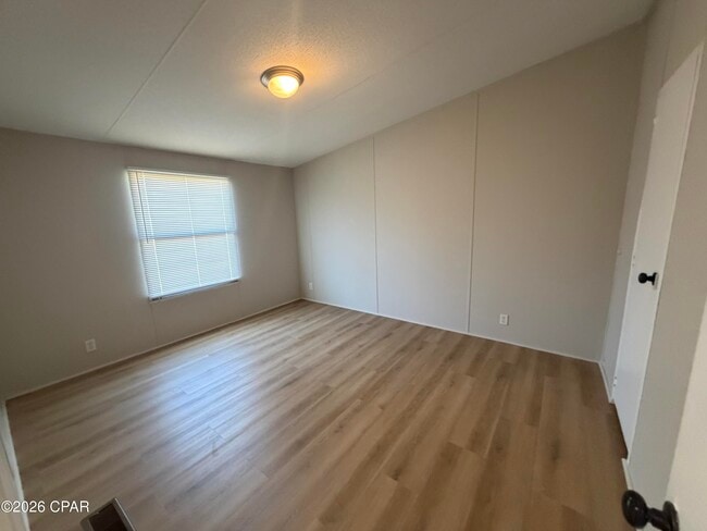 Building Photo - 4013 W 24th Ct