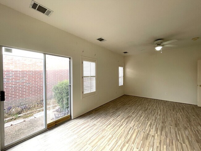 Building Photo - House for Lease in West Plano