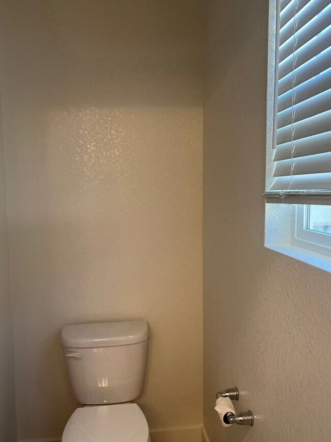 Building Photo - 1095 Wake Forest Ct