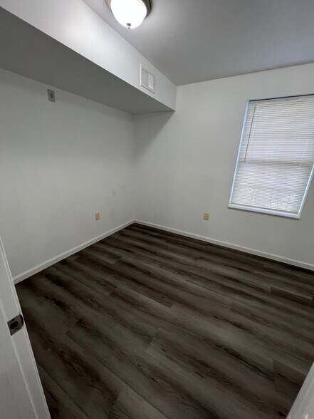 Building Photo - 1025 Buttonwood St