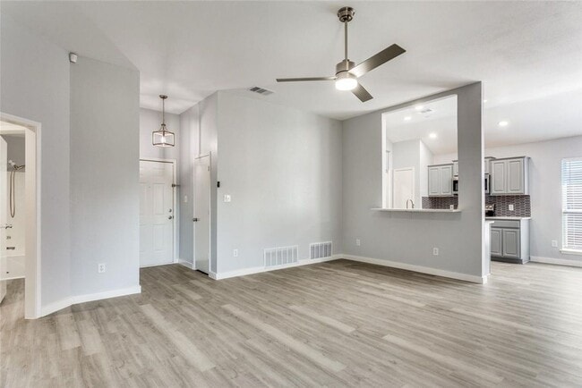 Building Photo - 752 Dema Ln