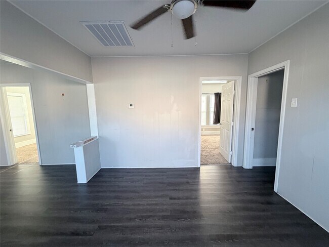 Building Photo - 1401 Edison St